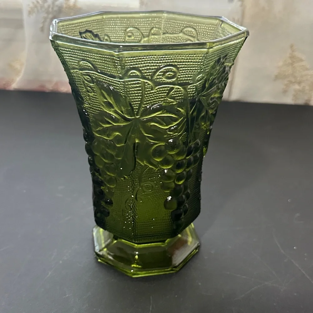 Indiana glass vintage grape vase